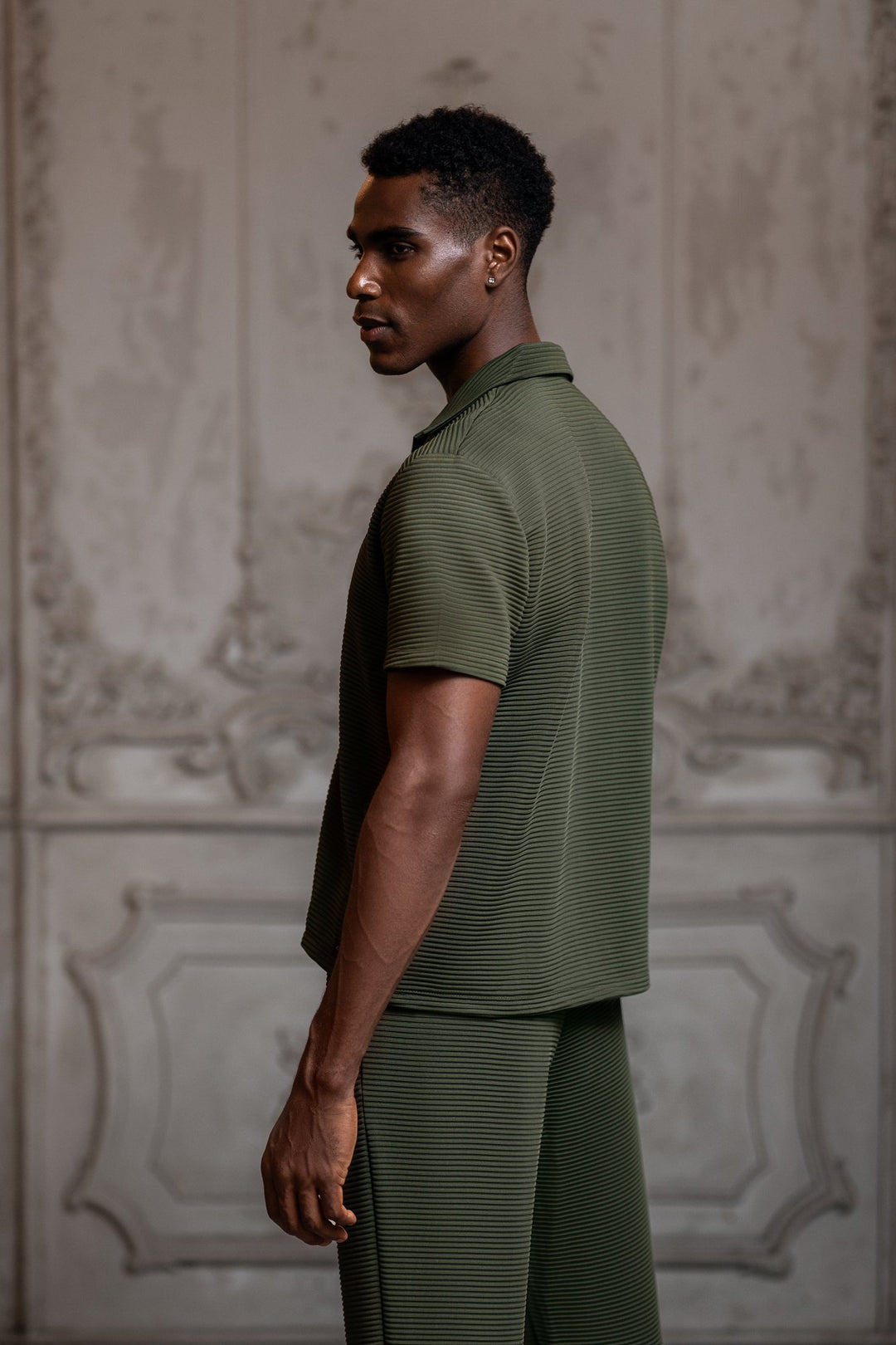 Del Mar Short Sleeve Horizontal Stripe Pleated Shirt - Khaki