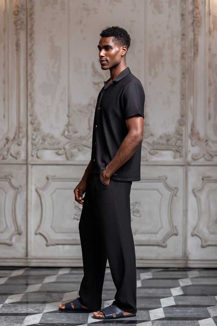 Del Mar Short Sleeve Vertical Stripe Pleated Shirt - Black